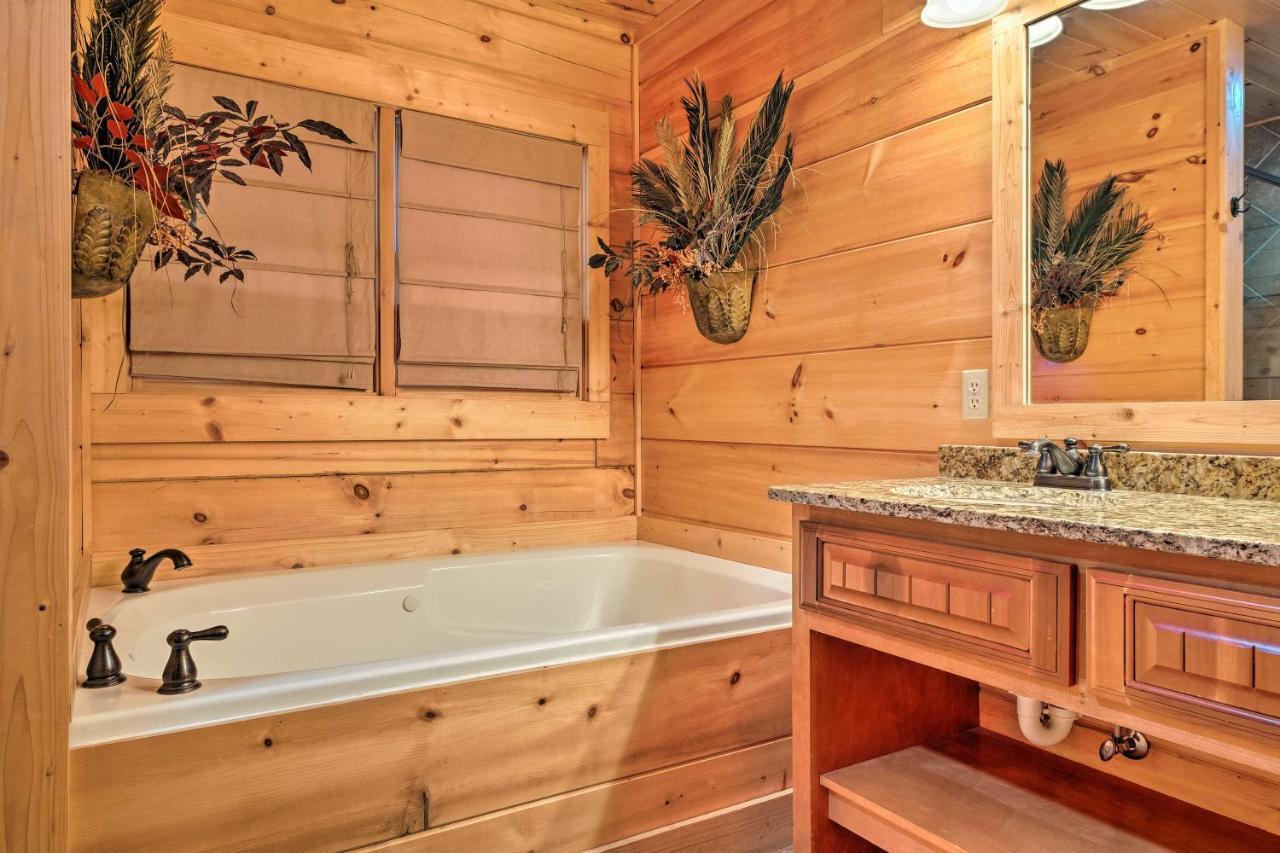 Pigeon Forge Cabin With Brand New Hot Tub And Views! Севьервилл Экстерьер фото